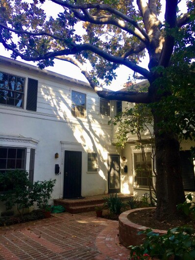 Foto del edificio - 135 S Linden Dr