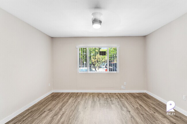 Building Photo - 1800 Patton Ln