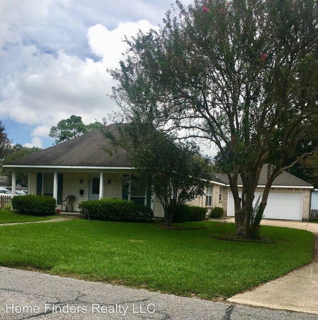 Building Photo - 3 br, 2 bath House - 2927 Broussard St.