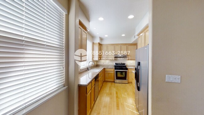Building Photo - 214 Sedona Pl