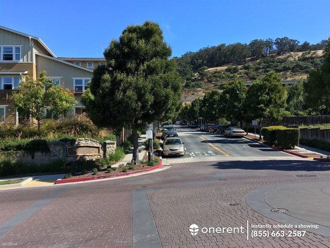 Building Photo - 200 E Crystal Cove Terrace