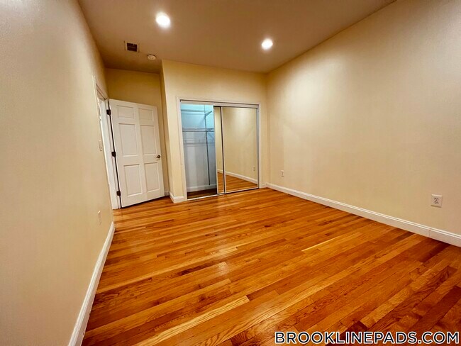 Foto del edificio - 1801 Beacon St