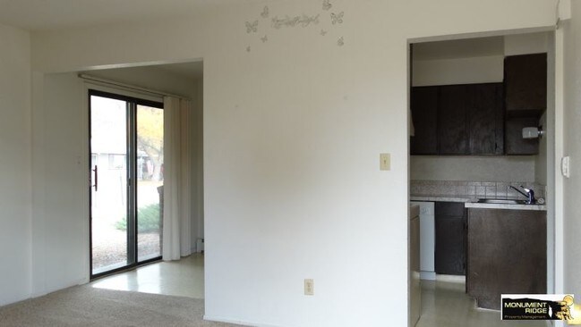 Building Photo - 1052 Cedar Way