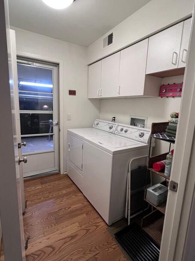Foto del edificio - 5432 Golden Oak Ln