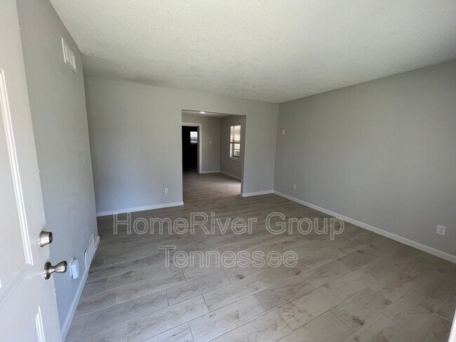 Building Photo - 2700 Ridgewood Cove