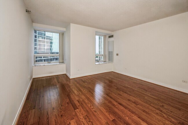 Foto del edificio - 512 N McClurg Ct