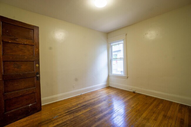 Building Photo - 723-725 Livingston Ave