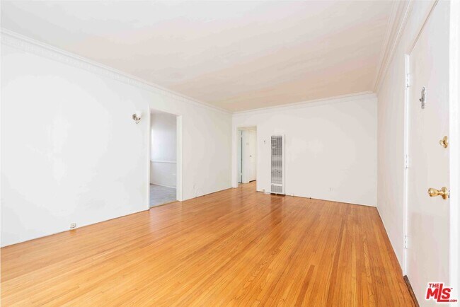 Foto del edificio - 413 1/2 N Gardner St