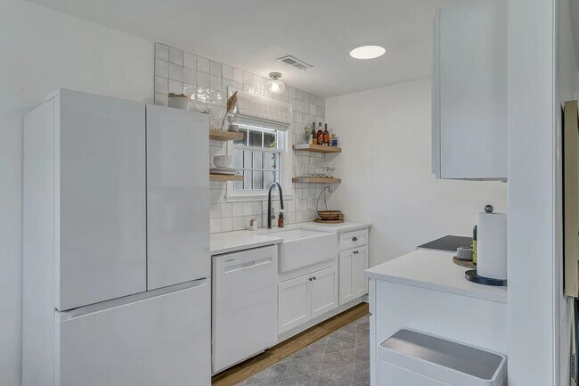 Foto del edificio - 2904 McNairy Ln