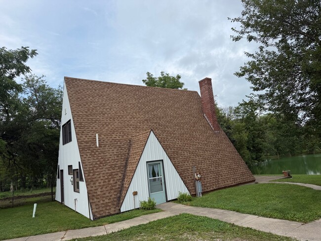 Building Photo - 558 E County Rd 1350 N
