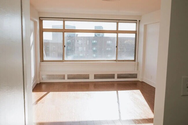 Foto del edificio - 1440 Beacon St