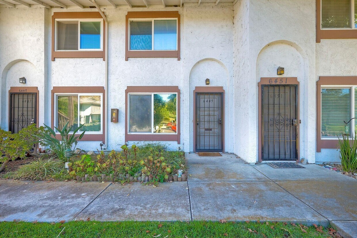 Primary Photo - 6449 Bell Bluff Ave