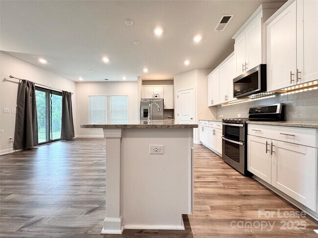 Foto del edificio - 12441 Stoneybrook Pky