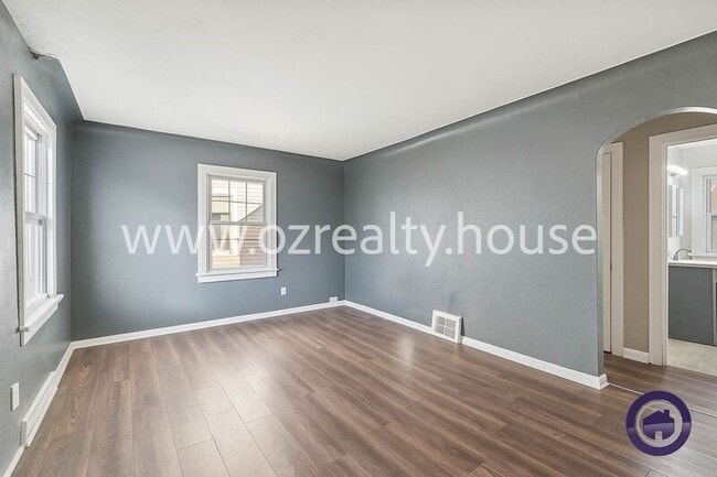 Foto del edificio - 2022 Balkan Pl