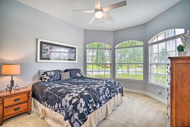 Building Photo - 6092 Dogleg Dr