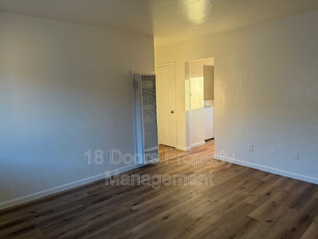 Foto del edificio - 3776 Ocean View Blvd