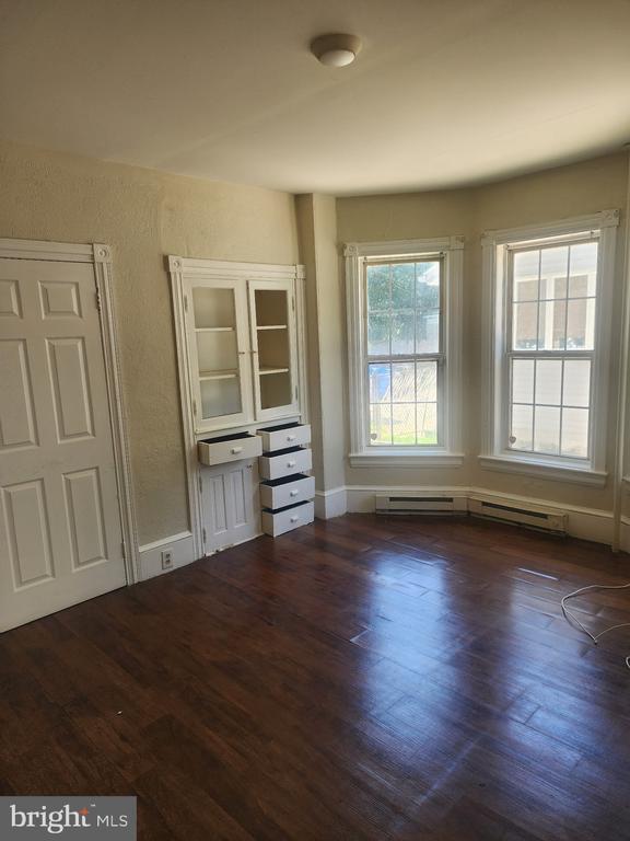 Building Photo - 203 W McNeal St