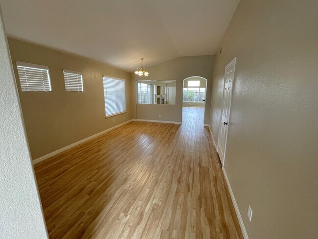 Building Photo - 7120 Lyndale Cir
