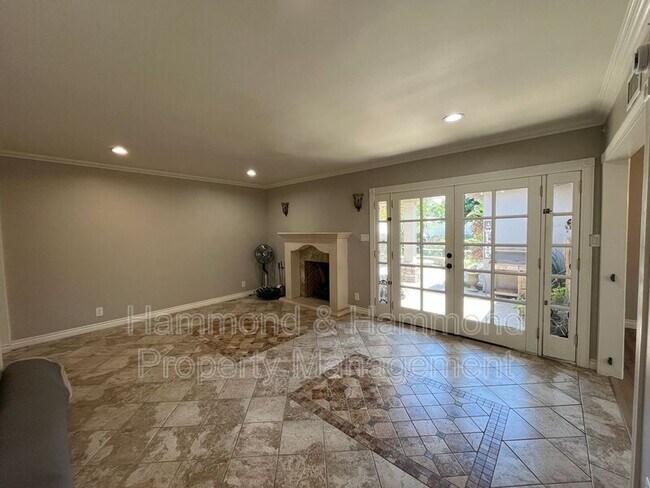 Building Photo - 15358 Leadwell St