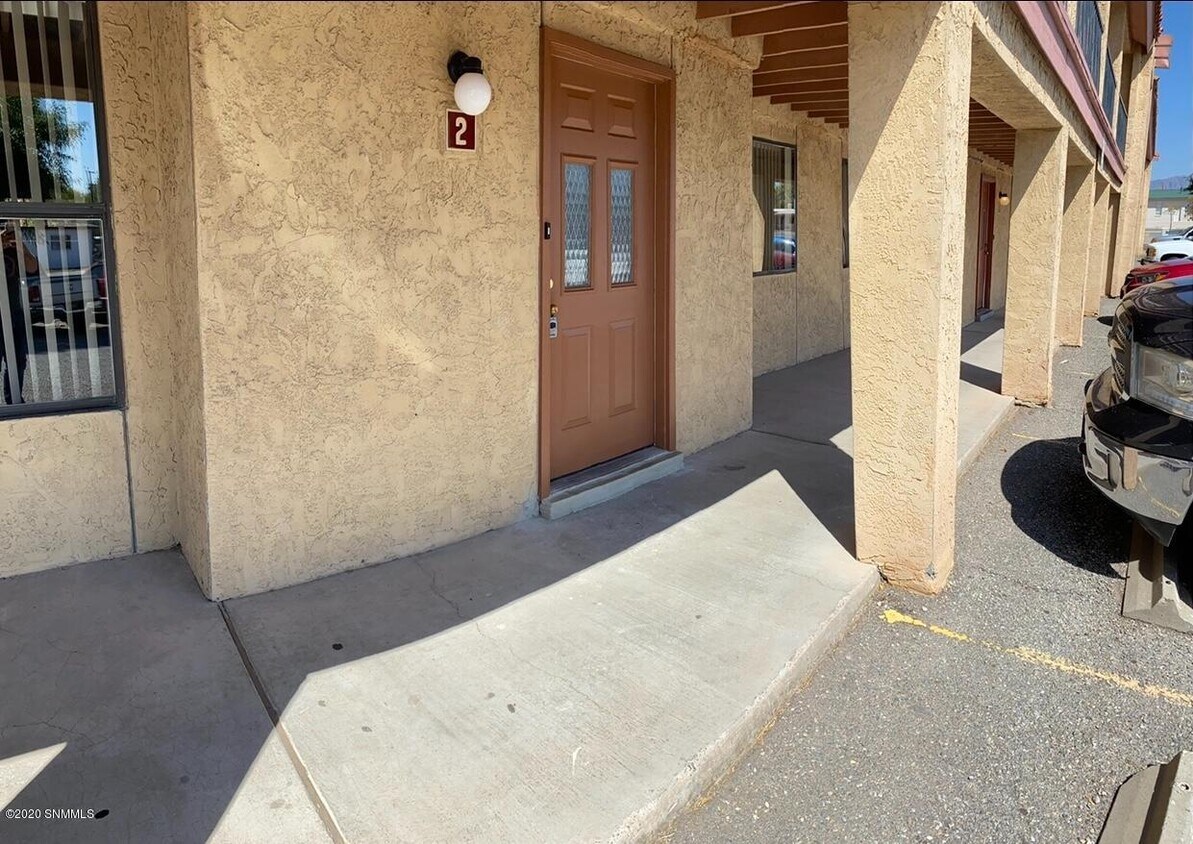 Primary Photo - 1501 Missouri Ave