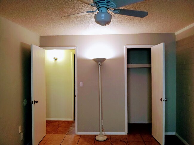 Foto del edificio - 7306 E Belleview St
