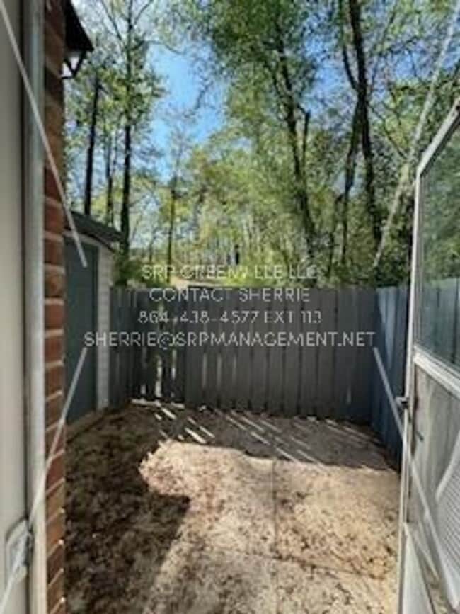 Building Photo - 1/2 Off First Month Rent Special!!2 bedroo...