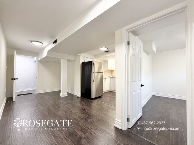 Photo du bâtiment - 1-Bedroom Basement Apartment in Scarborough | All Utilities + Internet Included
