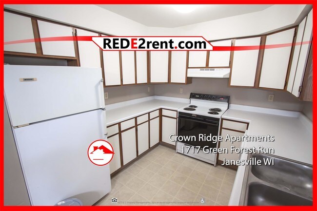 Building Photo - 1811 Green Forest Run