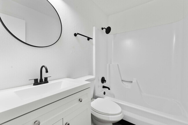 Foto del edificio - The Cypress | Elevated 2 Bedroom