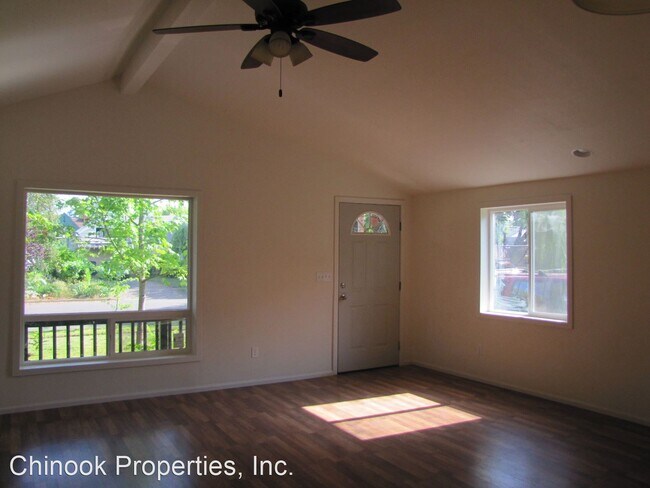 Building Photo - 3 br, 2 bath House - 1043 F St