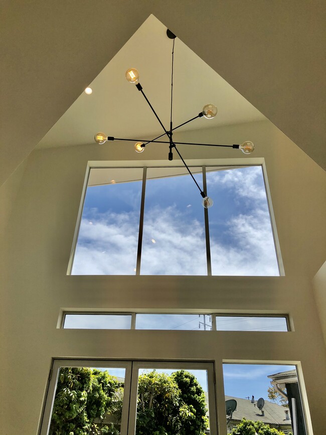Entry way with storefront windows - 2341B 20th St