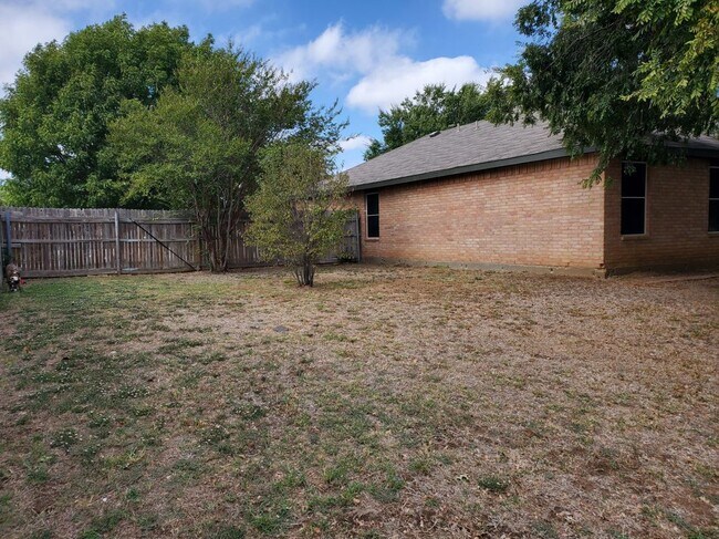 Building Photo - 1036 Scenic Dr