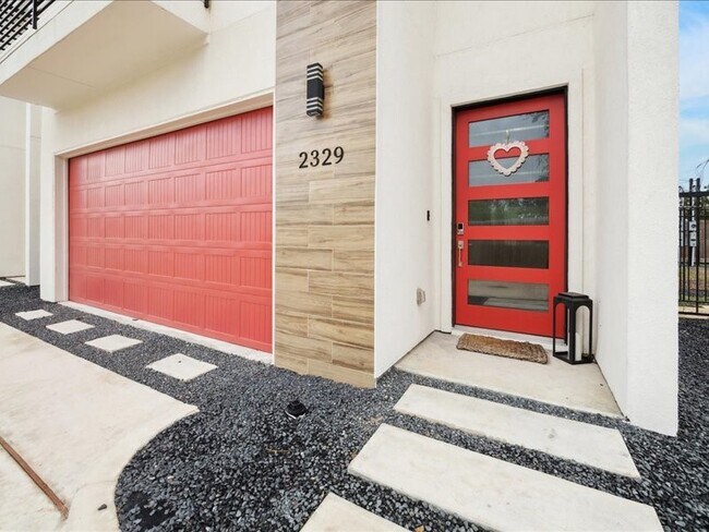 Foto del edificio - 2329 Paul Quinn St