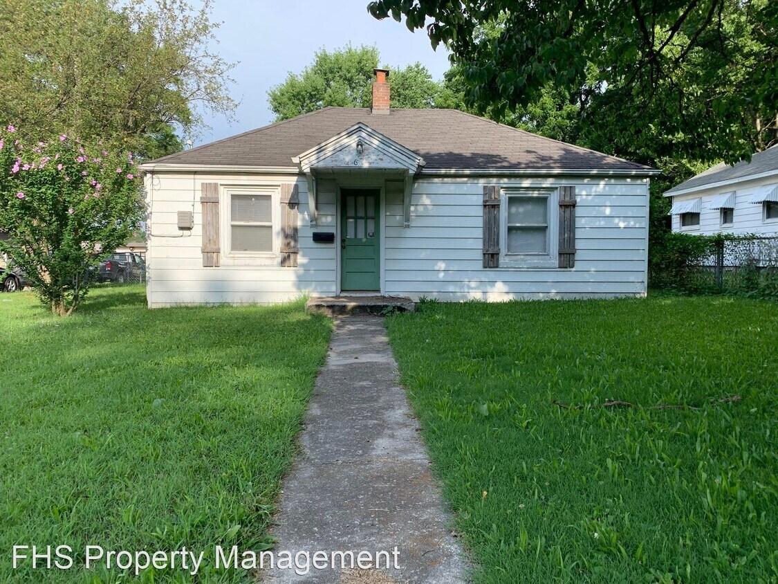 2 br, 1 bath House 1601 N Rogers House for Rent in Springfield, MO
