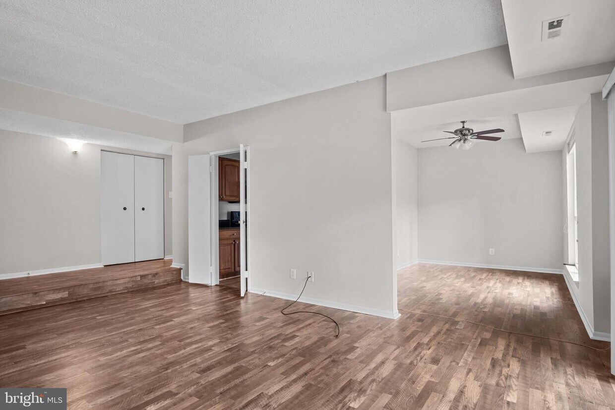 Foto principal - 11807 Breton Ct