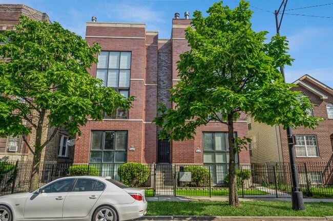 Building Photo - 2544-2E W Washington Blvd