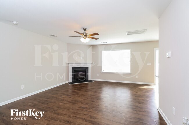 Foto del edificio - 2637 Cider Ridge Rd
