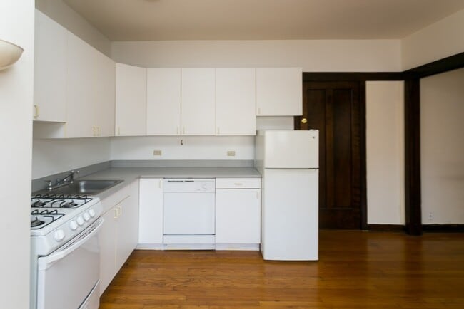 Foto del edificio - 821 W Waveland Ave