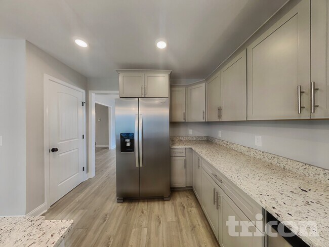 Building Photo - 508 Macy Lynn Dr