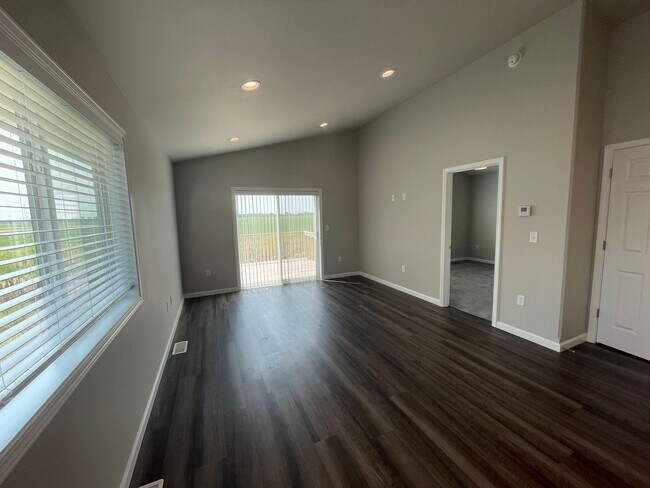 Foto del edificio - Gorgeous 3 bed, 2 bath in South Fargo!