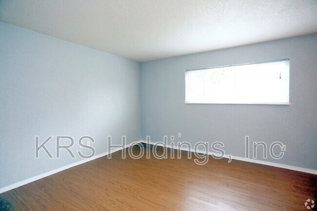 Foto del edificio - 4215 Orcutt Ave