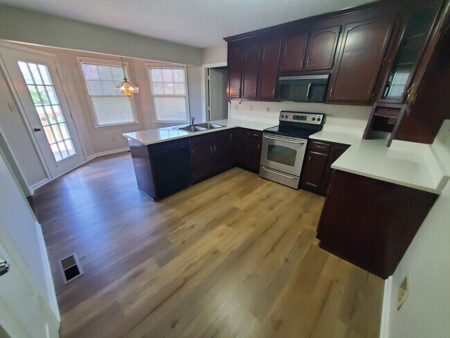 Building Photo - 6407 Thistle Ln NW