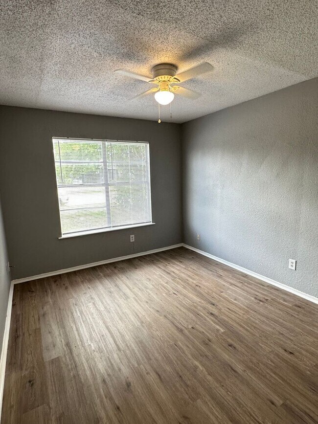 Foto del edificio - 2 Bedroom Duplex Near Downtown San Angelo!!