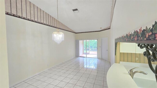 Foto del edificio - 4915 SW 32nd Ave