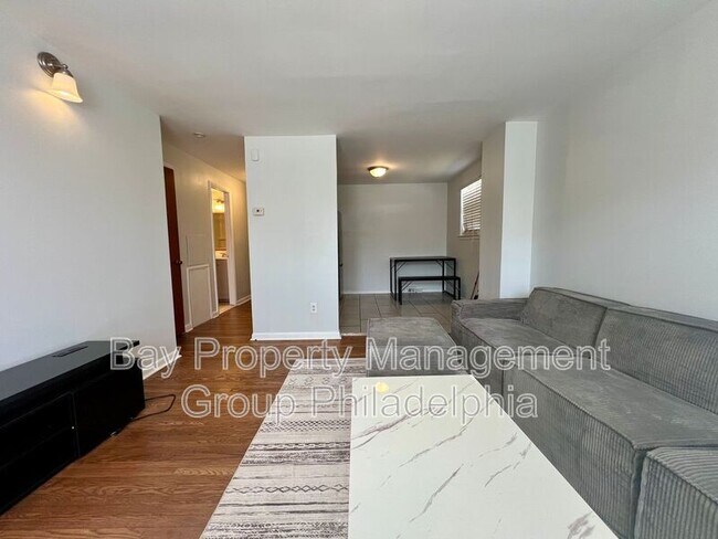 Foto del edificio - 7201 Devon St