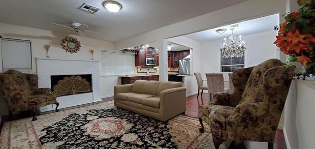 Foto del edificio - 502 Forest Cir
