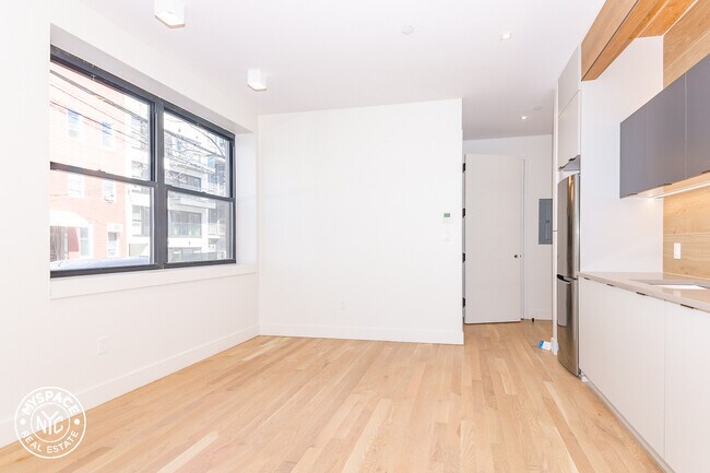 Building Photo - 312 Devoe St