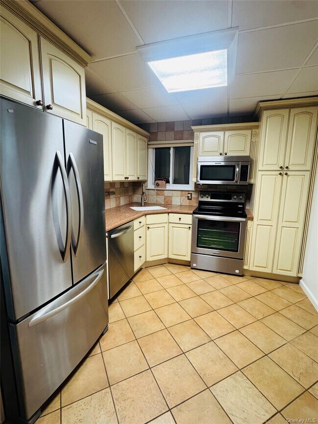 Foto del edificio - 1215 America Ave