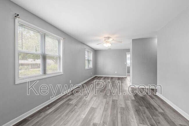 Foto del edificio - 902 Alfred St NE