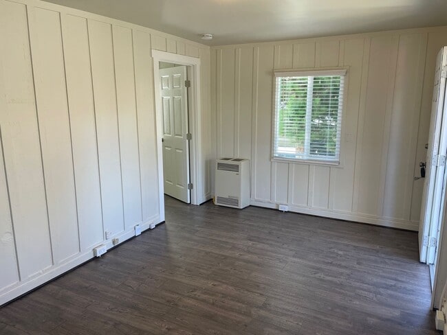Building Photo - Great One Bedroom Cottage in Pacific Grove